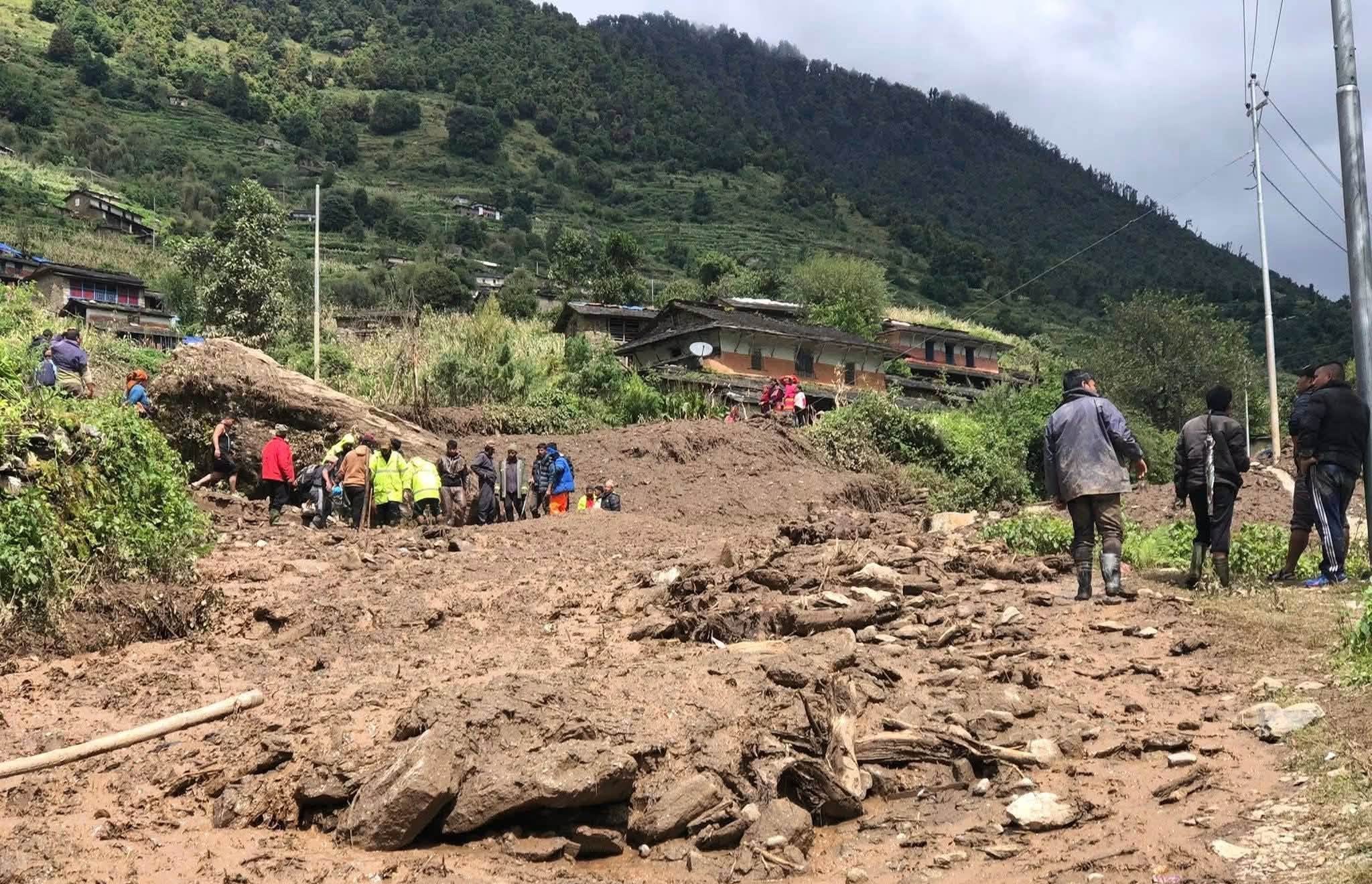बागलुङमा पहिरोमा १० जनाको मृत्यु, एक बेपत्ता
