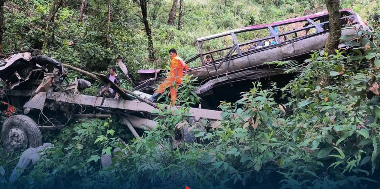 पोखरामा स्कुल बस दुर्घटना अपडेट : ३ जनाको मृत्यु