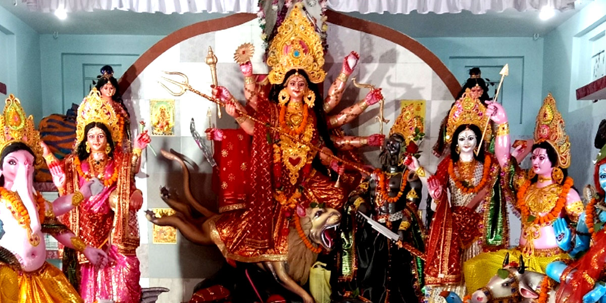 आज  महाअष्टमीमा महागौरीको विधिपूर्वक पूजा आराधना, शक्तिपीठहरूमा भक्तजनको भीड